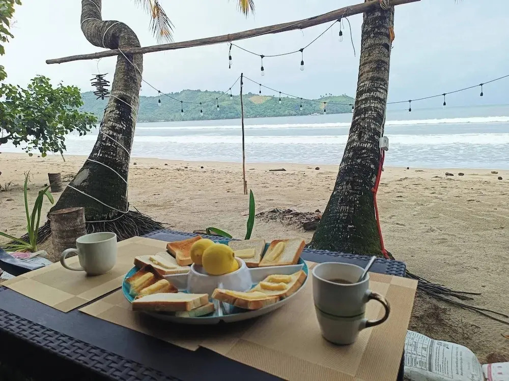 The Beach House Bucana Homestay