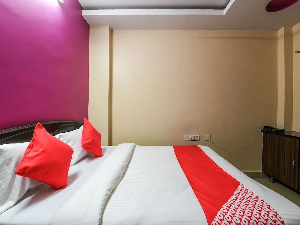 OYO 22116 Savera Inn Lodge
