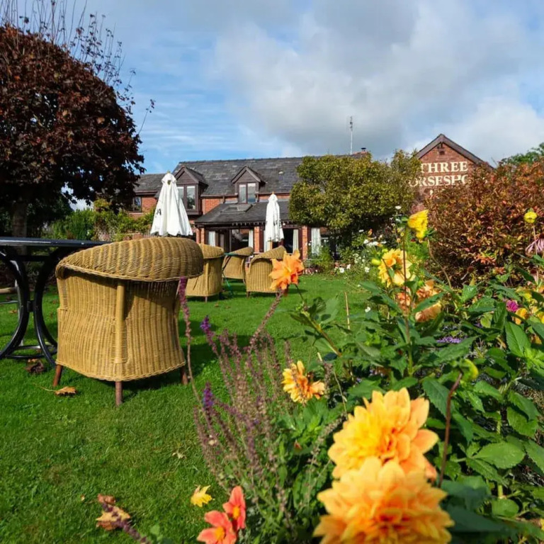 The Three Horseshoes