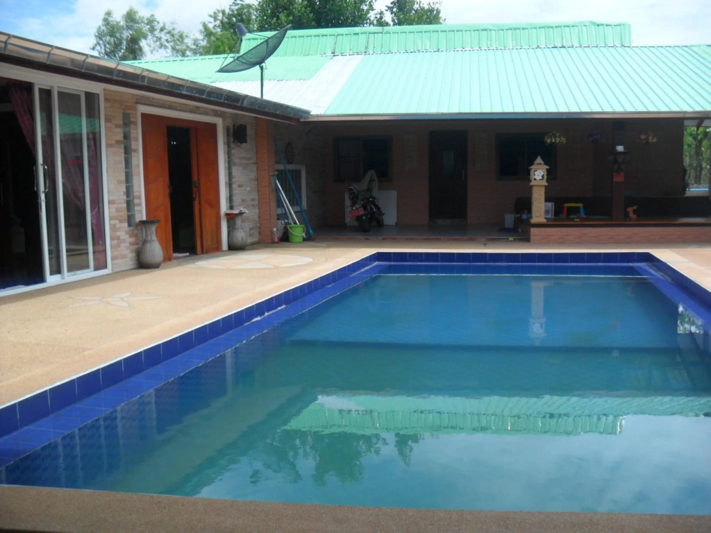 Maneerat Resort