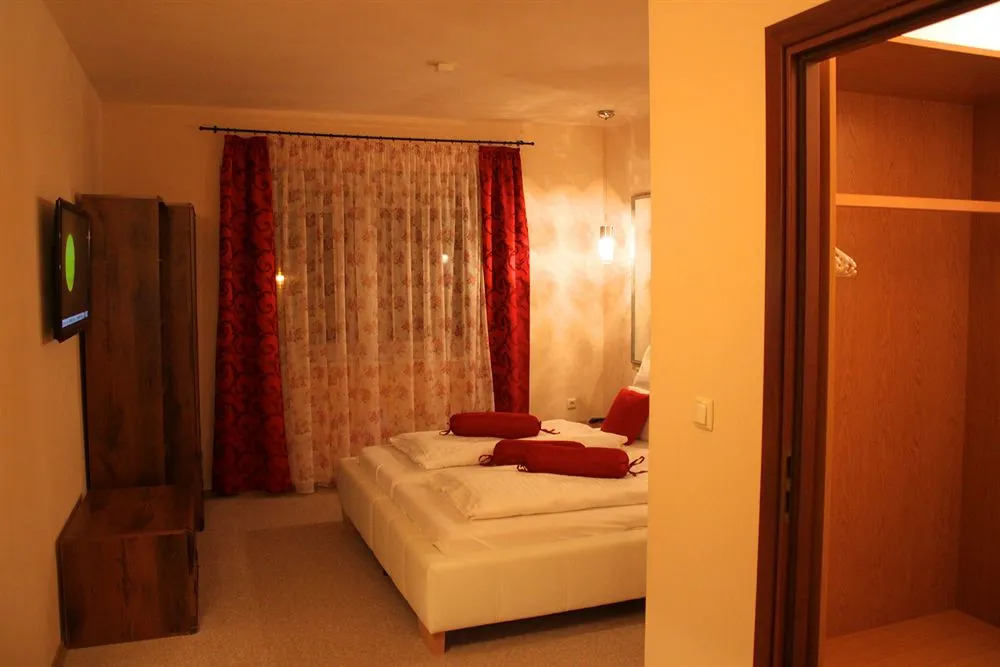 Hotel Al Faro Lodge am See