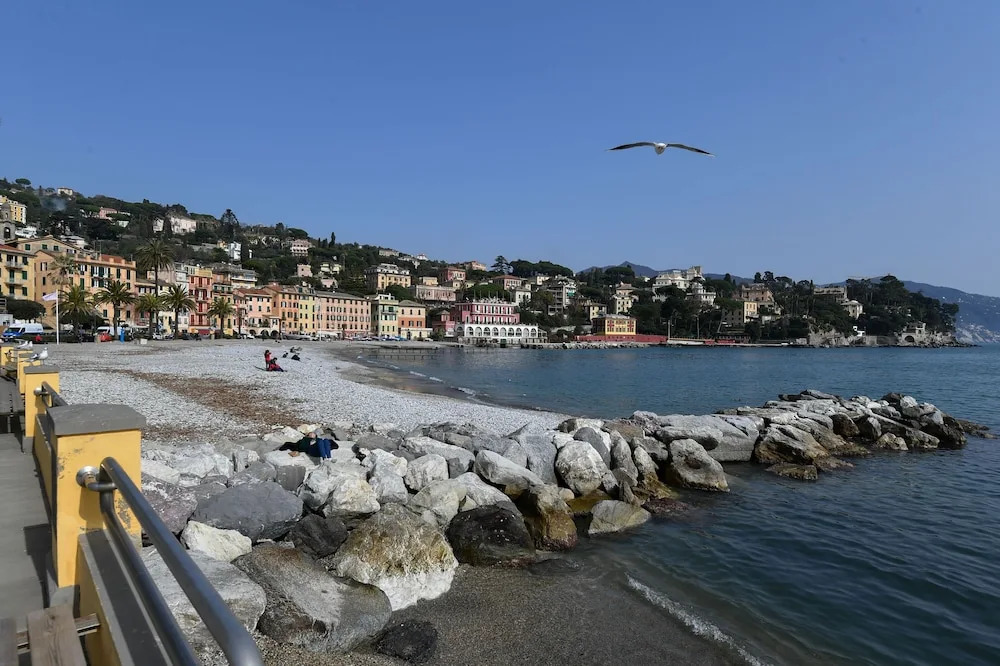 Una Finestra su Villa Durazzo by Wonderful Italy