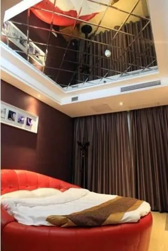 Jiujiang Golden Bay Holiday Hotel