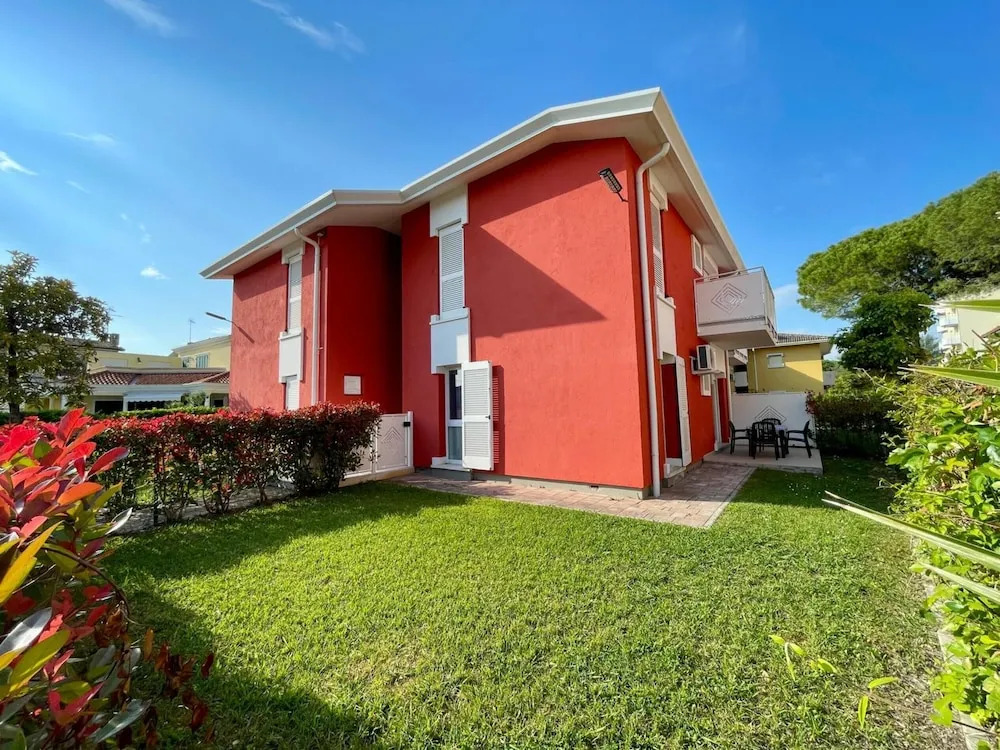 Relax by the Garden-flat for up to 6 Guests