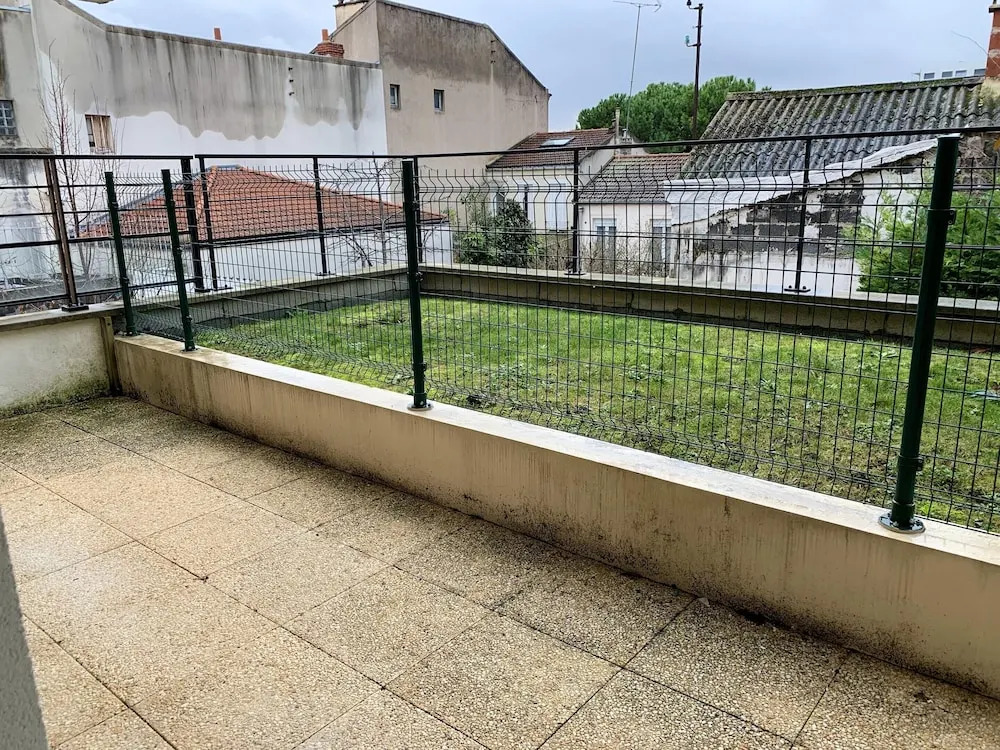 Apartment With 2 Bedrooms in Bagnolet, With Terrace and Wifi