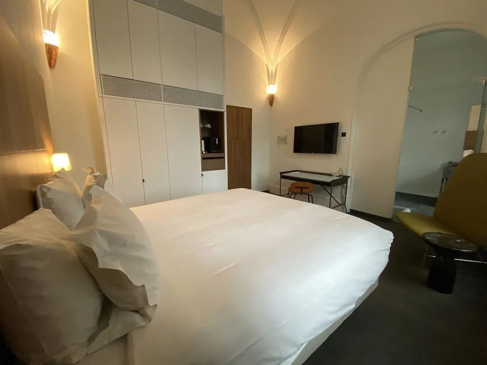 Hotel The Fourth - Tafelrond