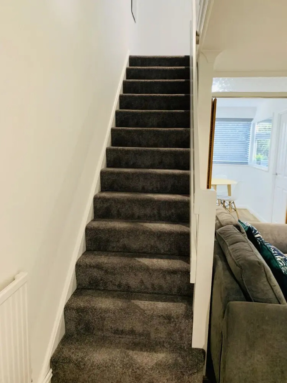 Spacious 3 Bedroom Home with Garden in Farnham
