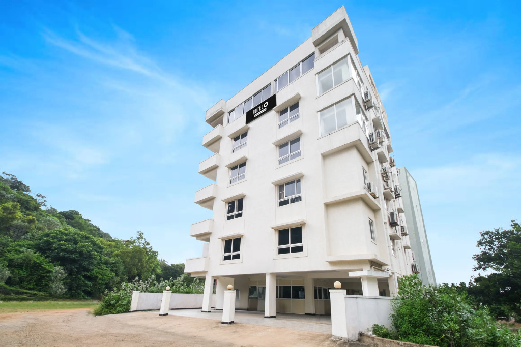 Super Hotel O Vizag IT Hill Rushikonda