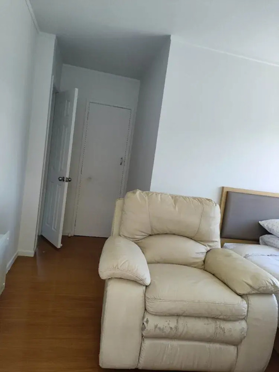 Small 2 bedroom flat 7a Rangiatea Road