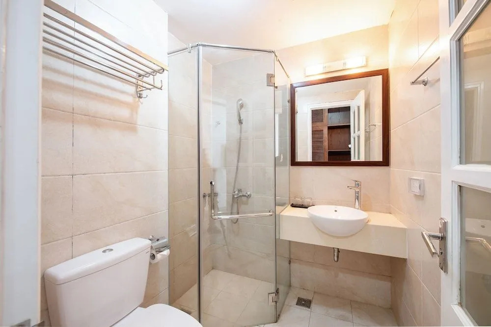 OYO 348 Suji Hotel