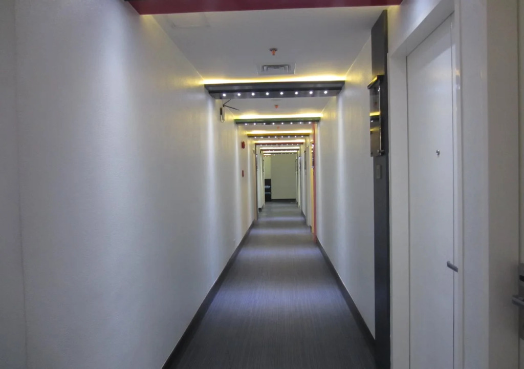Icon Hotel Timog