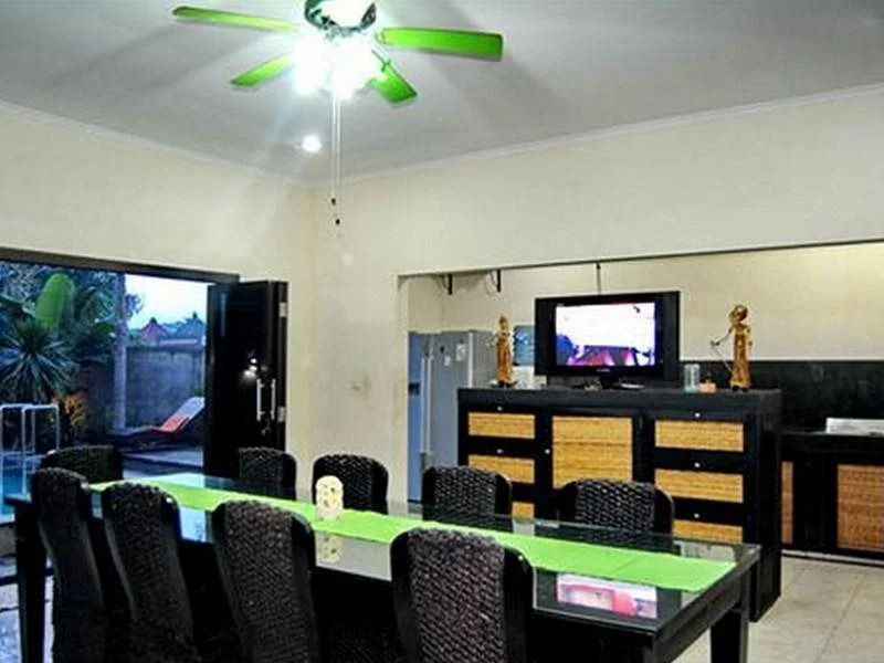 Suzanne Homestay