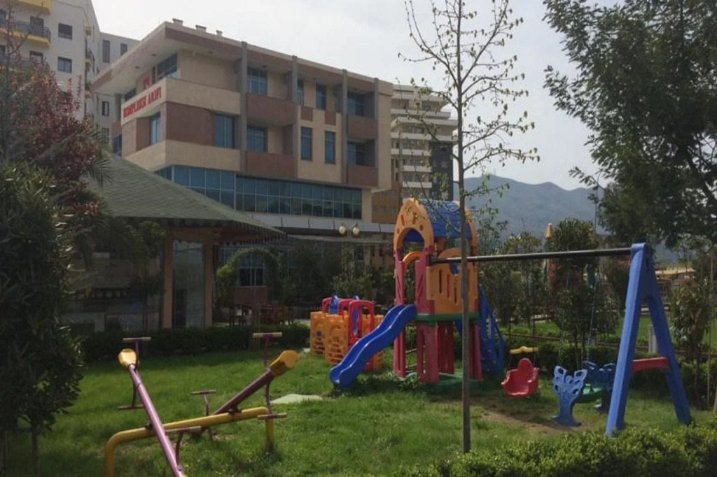 Hotel Arifi