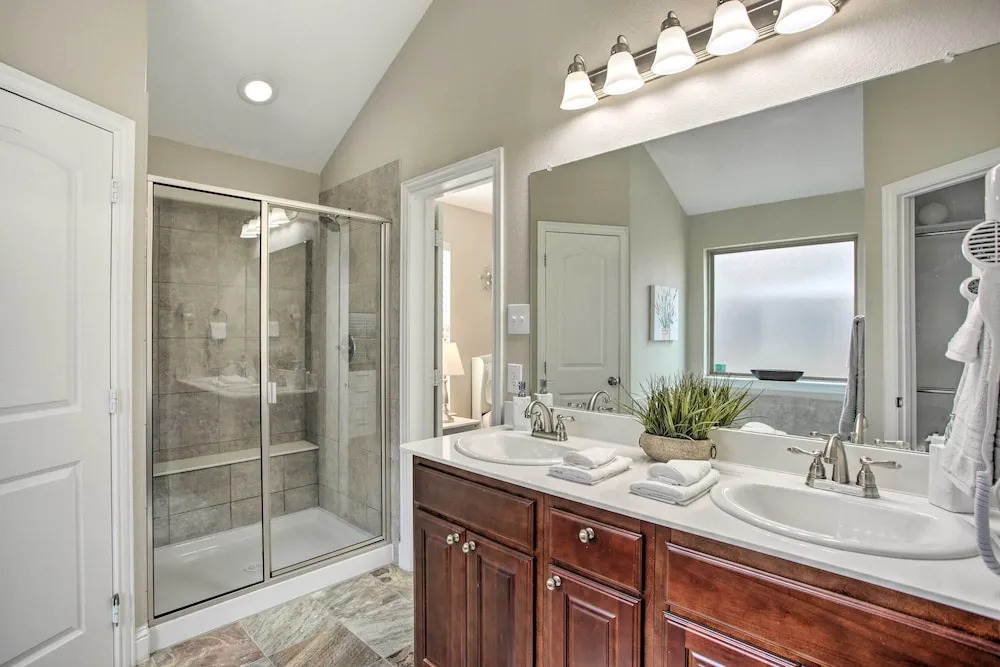 Private Yard & Grill: Greenville Vacation Rental