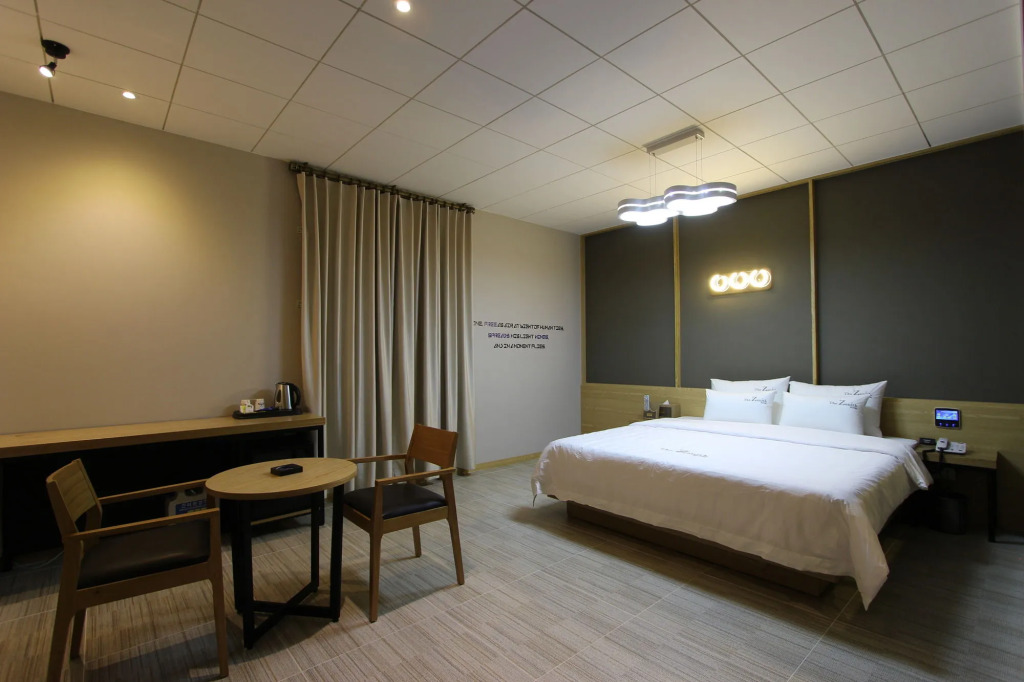 The Zenith Hotel