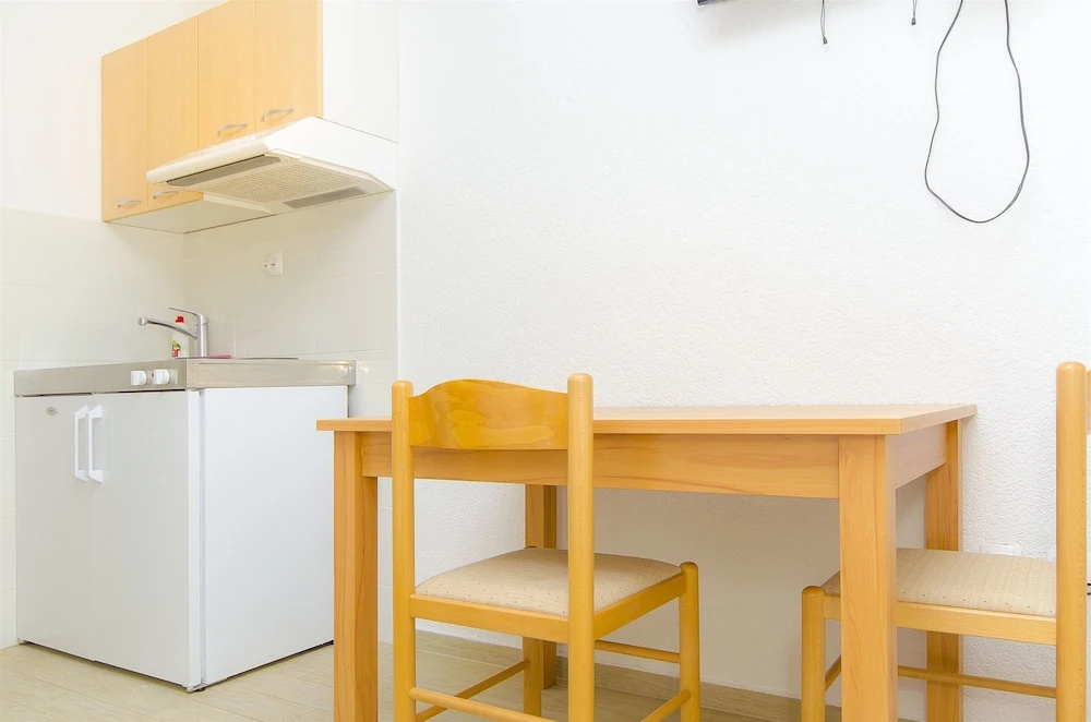 Apartments Tiho i Pave