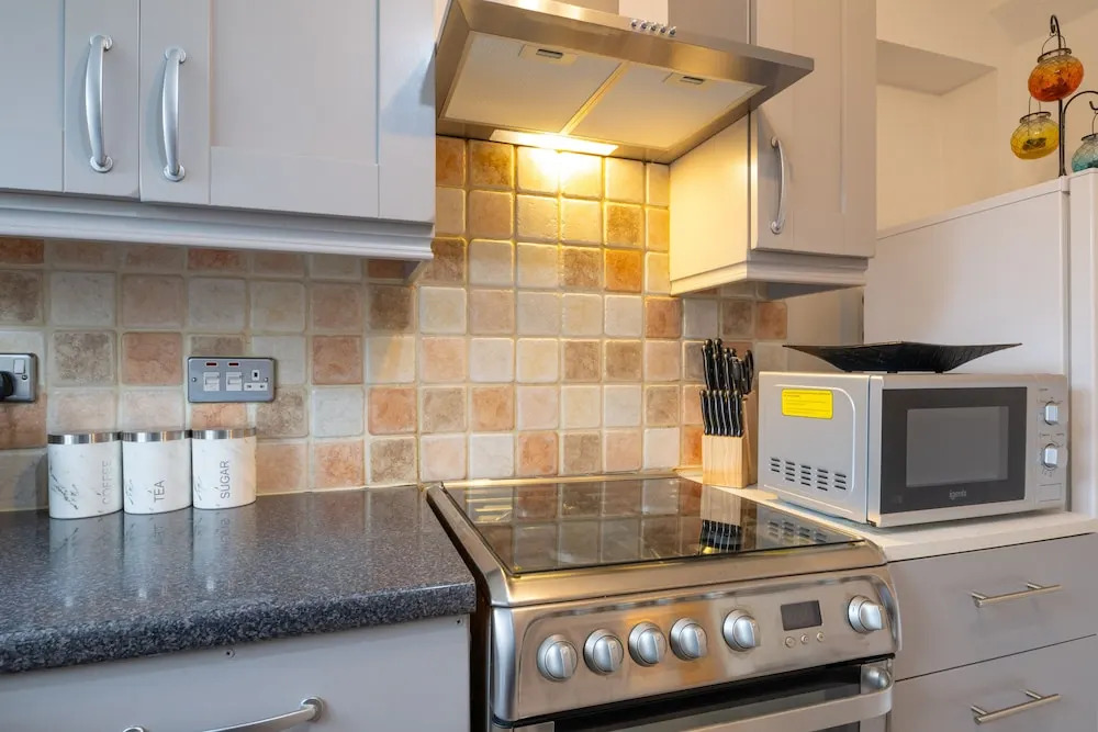 Spacious 4-br Cambridge House, Free Parking