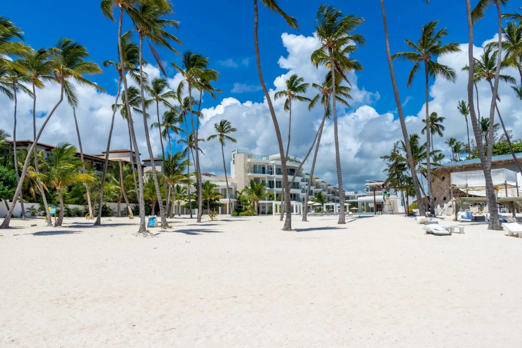 Stylish 3-Bedroom Apartment near the Bavaro Beach