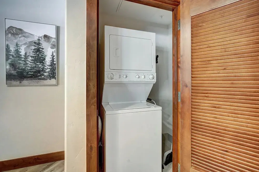 Luxury 2 Bedroom Condo with Mountain View 2 Condo