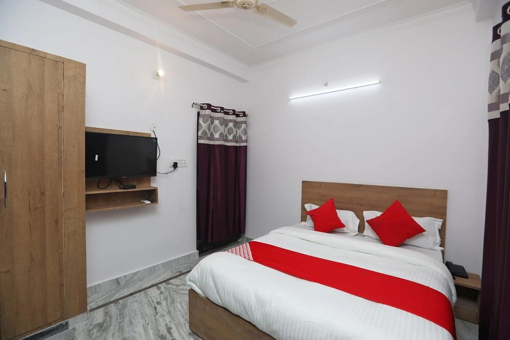 OYO 37055 M R Residency