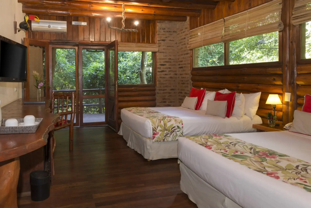 La Aldea De La Selva Lodge
