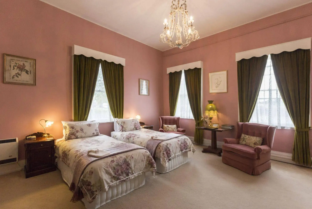 The Racecourse Inn