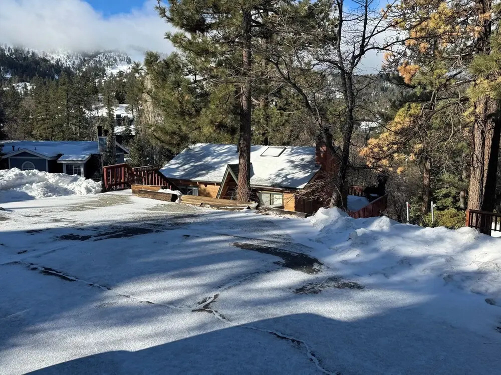 Pinecone Ridge