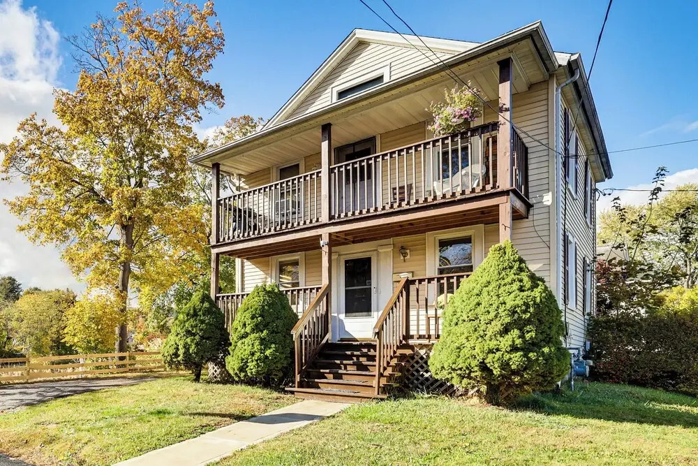 1 Mi to Main St: Riverside Torrington Apt w/ Yard