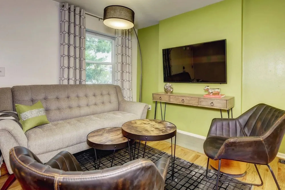 Luxury Denver Apts 8 BDs 4 BAs Great Location!