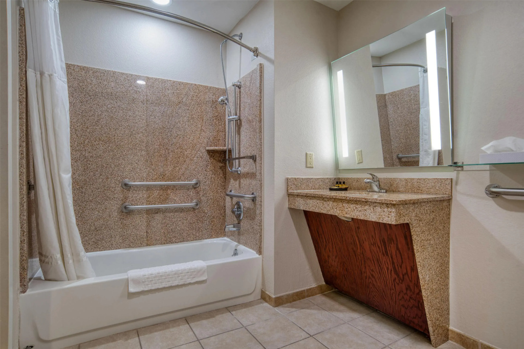 Best Western Plus Philadelphia-Choctaw Hotel and Suites