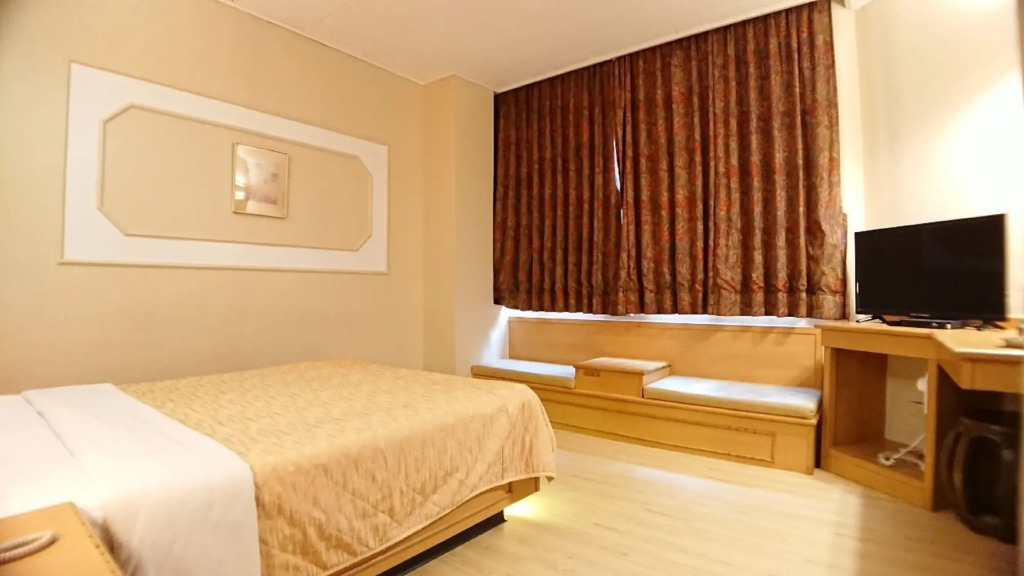 Yes Hotel
