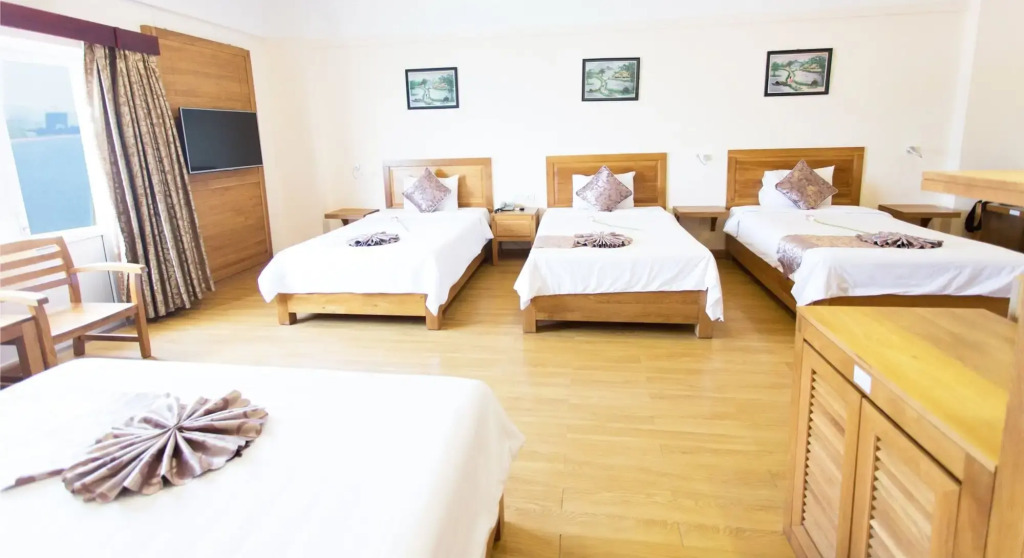 Sandals Hoàng Yến