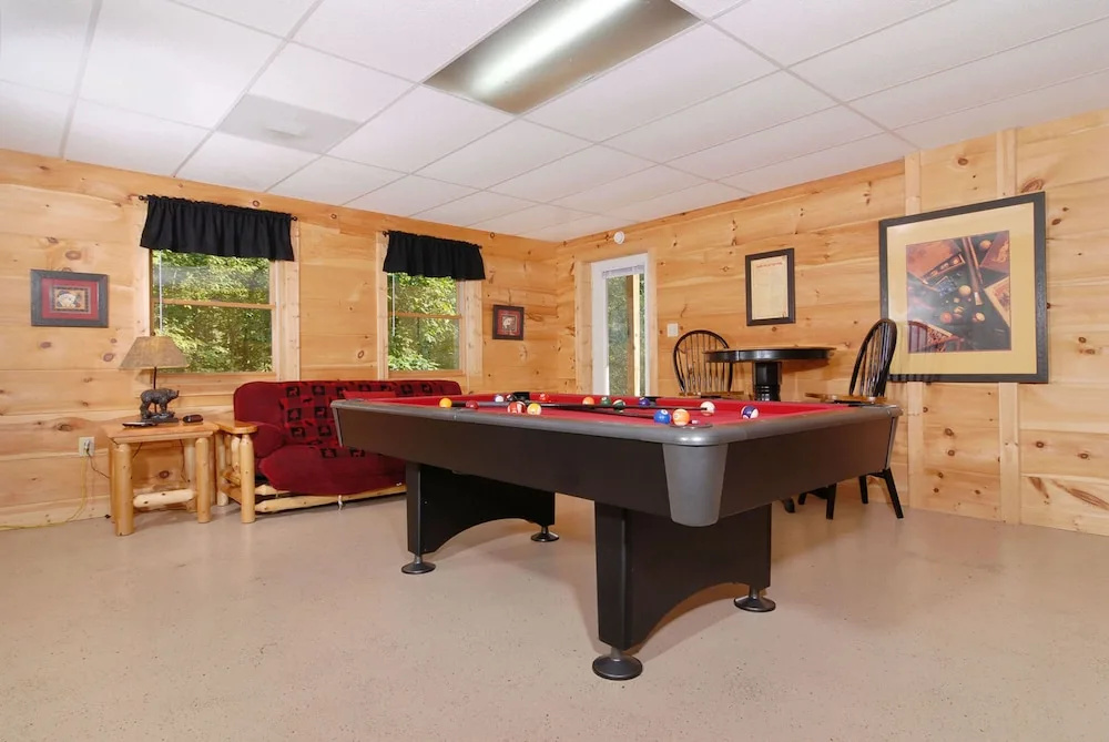 Mountain Lake Hideaway by Heritage Cabin Rentals