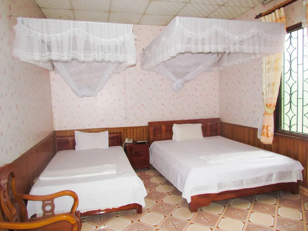 Huong Tra Hotel