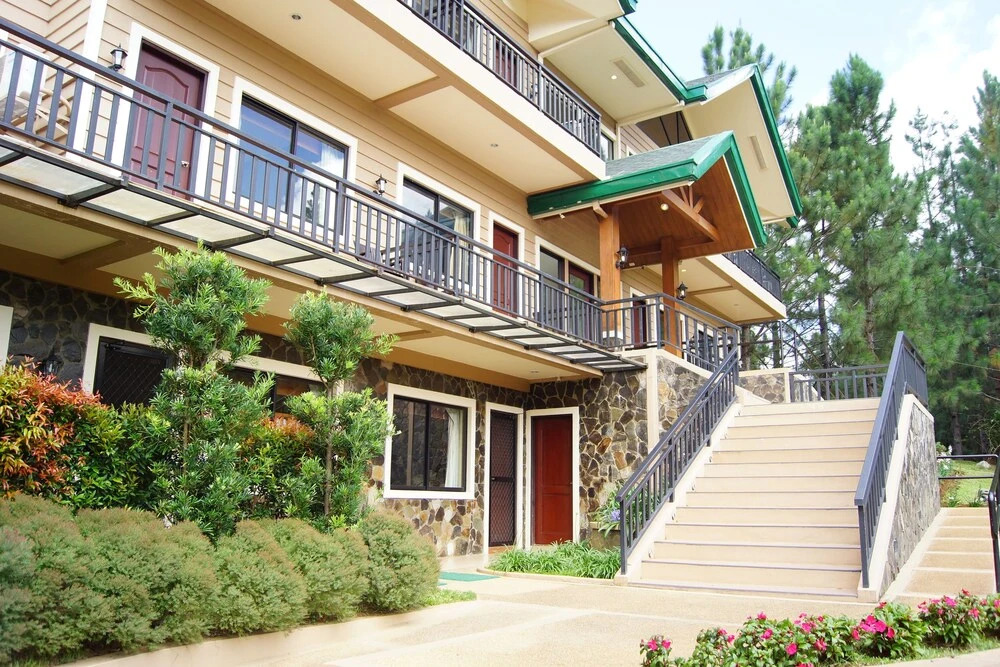 Pinegrove Mountain Lodge