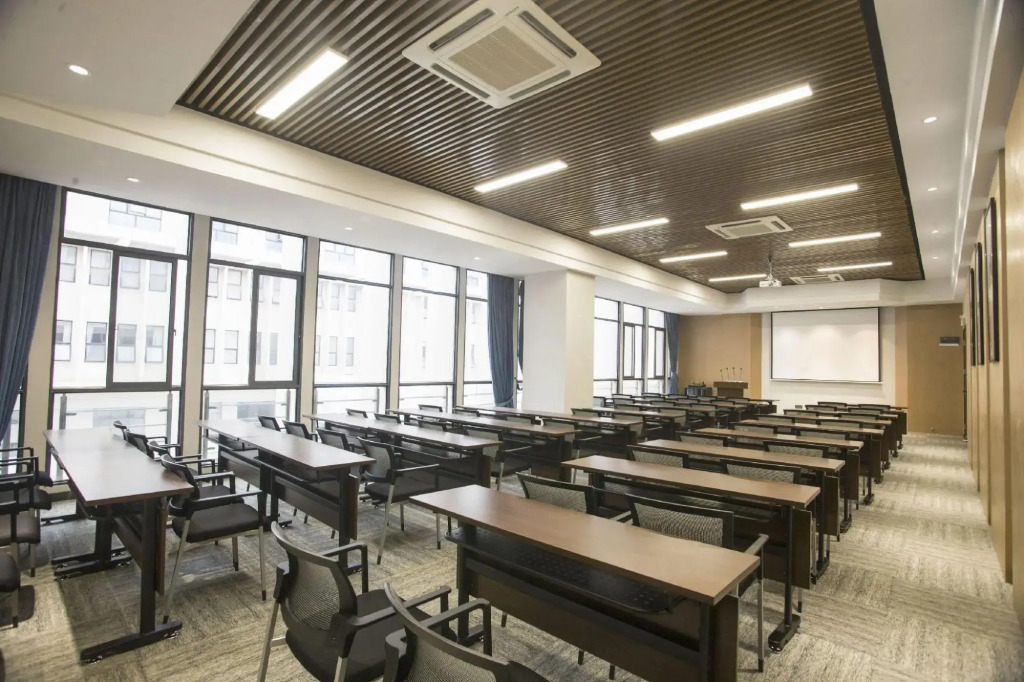 Guangxi University Hui Cui Lou Hotel