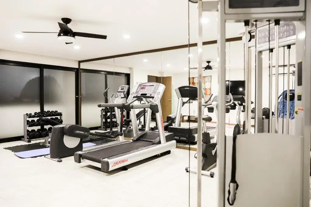 Grand Fifty Suites