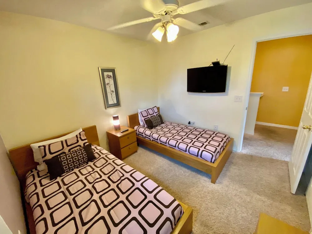 Family Friendly 3 Bedroom Close to Disney in Orlando Area 3099