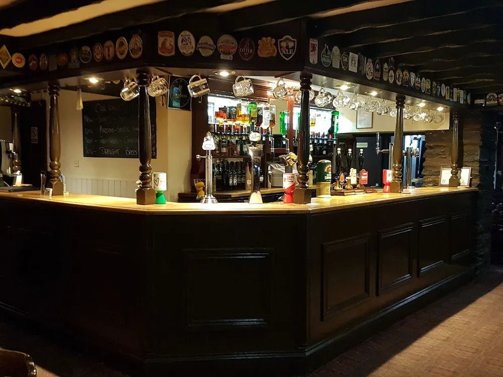 Cross Oak Inn
