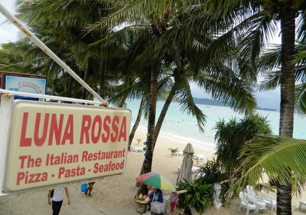 Alla Luna Rossa Beach Hotel