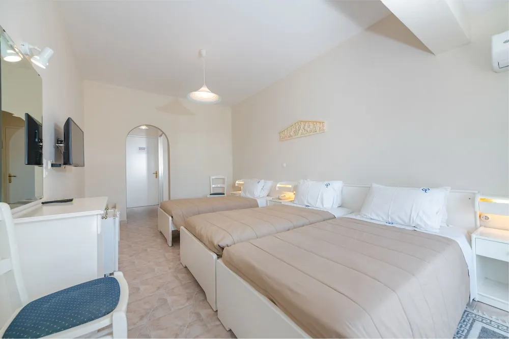 Odysseus Hotel