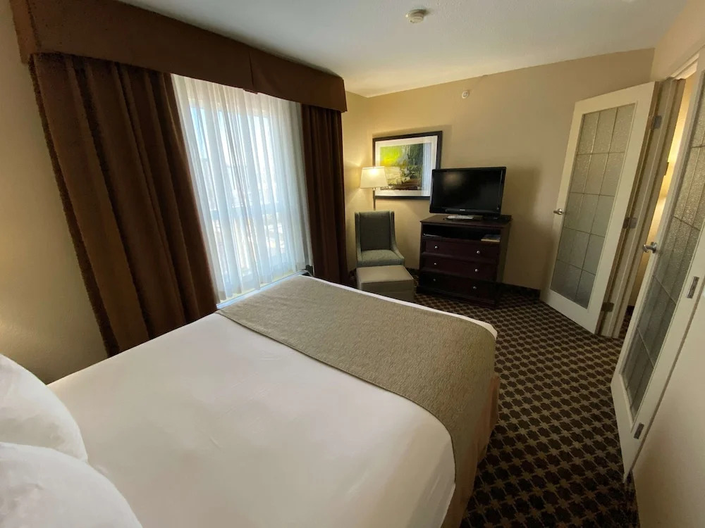 Best Western Strathmore Inn