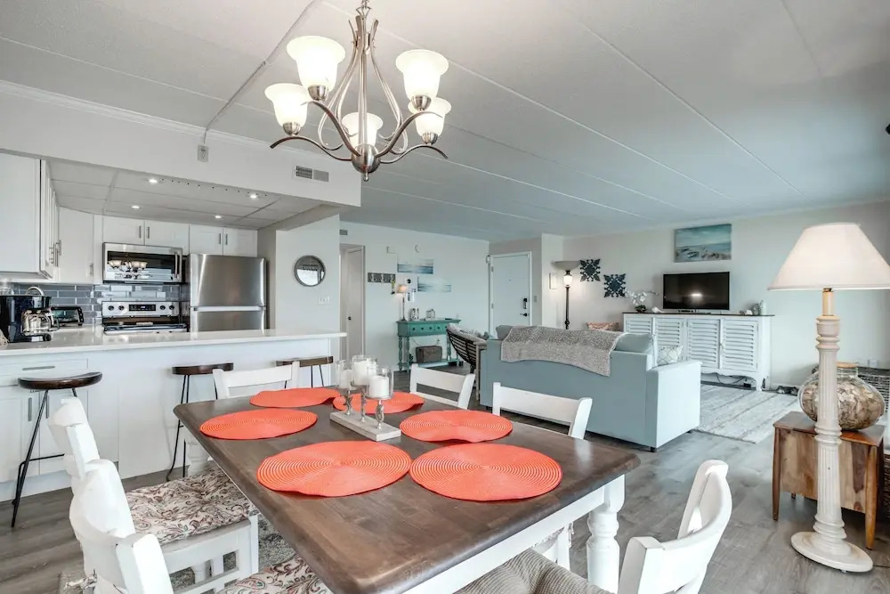 Pool & Boardwalk Access: Bayfront Ocean City Condo