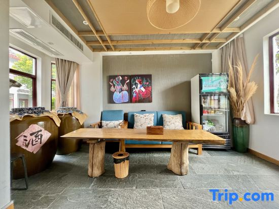 Yijian Hostel