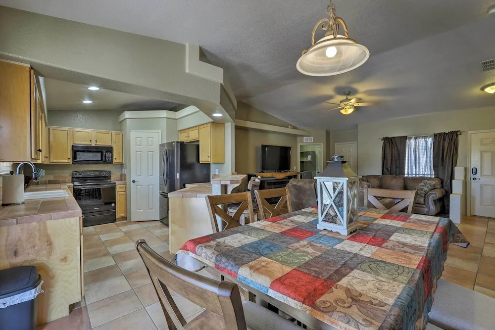 Lake Havasu Getaway w/ Patio - Hike, Swim, & Golf!