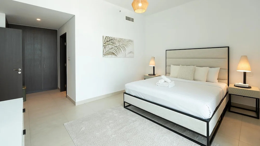 Premium 2BR Downtown Apt w Dubai Mall Access