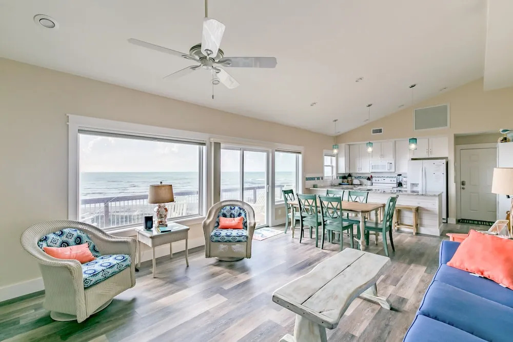 Beachfront Luxury 3BR/3BA Lost Colony Property by RedAwning