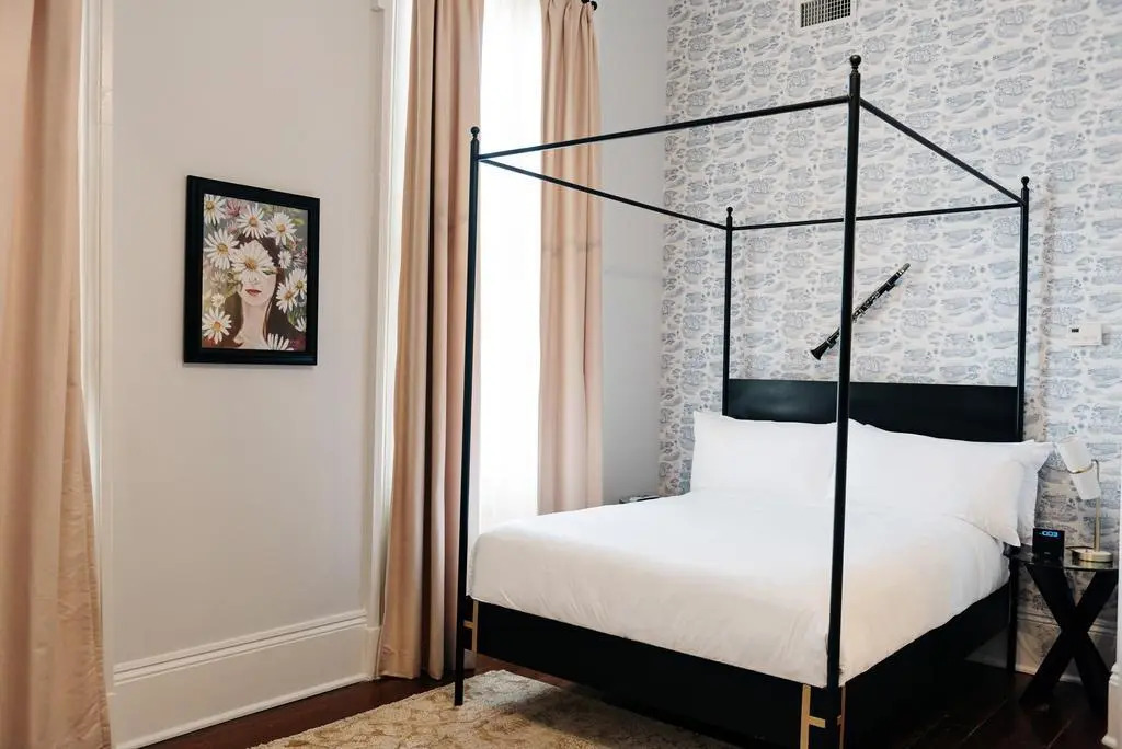Henry Howard Hotel