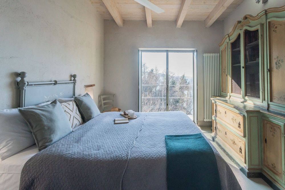 Villa Eugenia - Pool e Garden Retreat in Como by Rent All Como