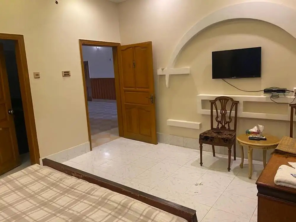 Holiday Inn Guest House
